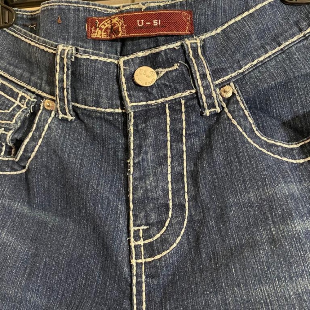 U - 51 Straight Leg Distressed Embroidered Jeans - Size 5/6 - Picture 3 of 8